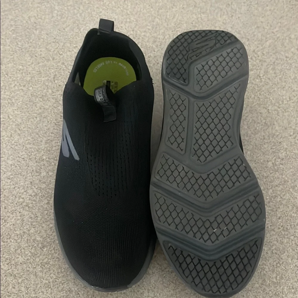 .Skechers Black Slip-On Sneakers with Stretchy Upper. Size 13 - Picture 3 of 3